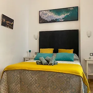Apartamento Quiet In The Heart Of Pool & Free Parking, Málaga